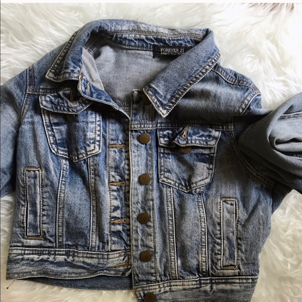 Cropped denim jacket
